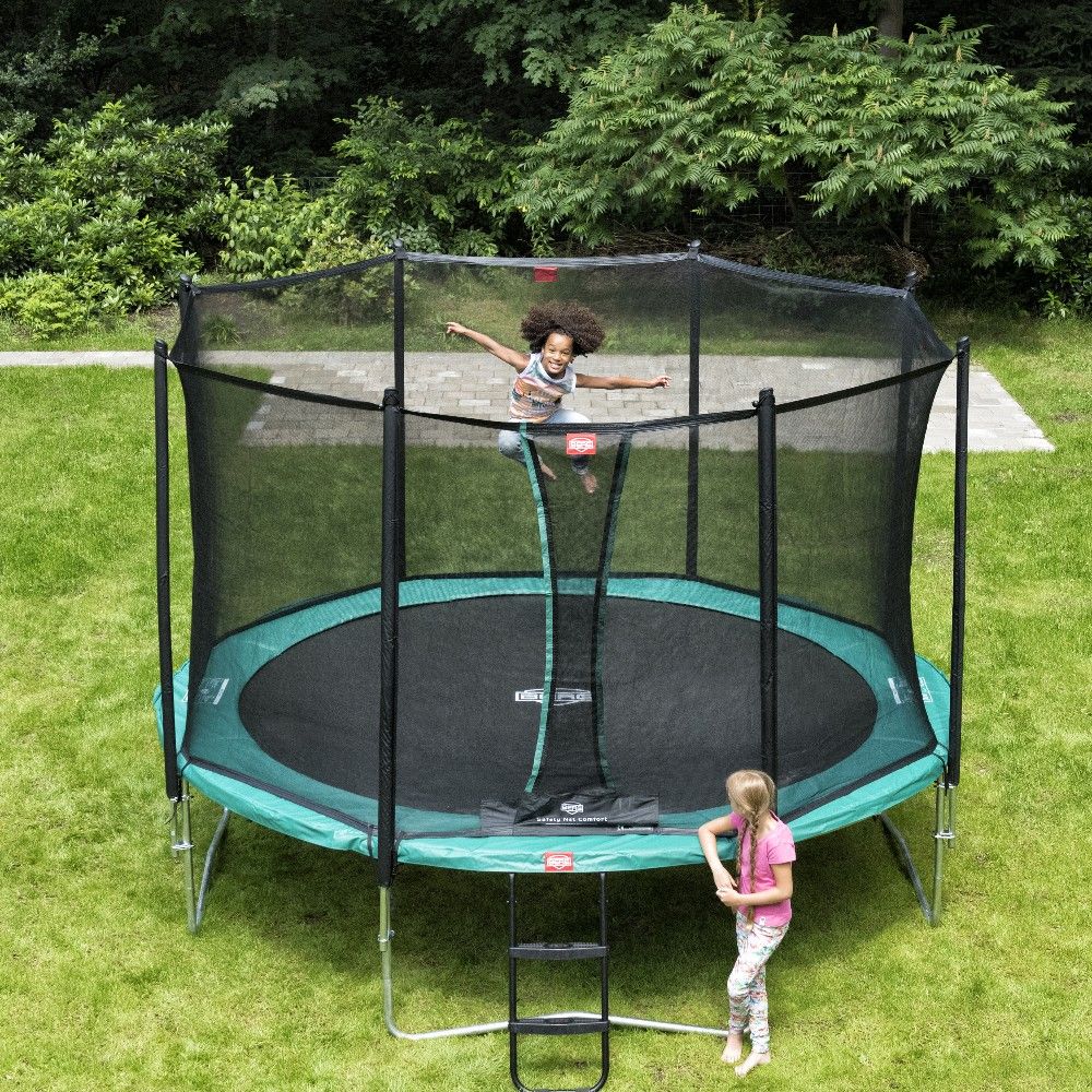 Le trampoline s'impose dans vos jardins