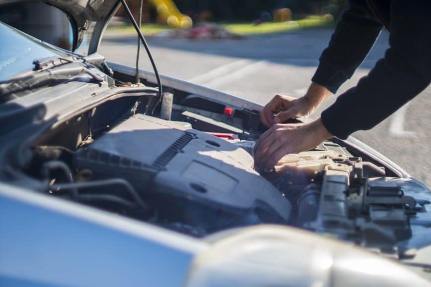 Quels sont les produits auto essentiels pour un entretien de voiture régulier ?